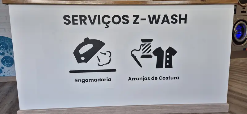 Balcão de serviços Z-WASH com os ícones de engomadoria e arranjos de costura