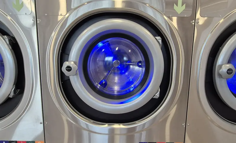 Tambores das máquinas Z-WASH iluminados a azul